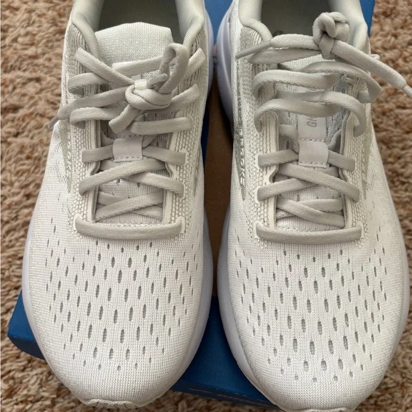 Brooks Ghost 16 White Athletic Running Shoes - Picture 3 of 6